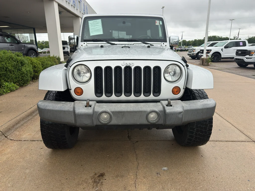 Used 2007 Bright Silver Metallic Clearcoat/Black Soft Top Jeep Sahara image 8