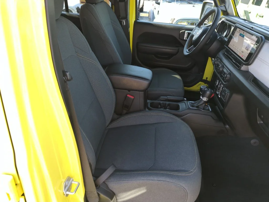 Used 2024 Yellow Jeep Sport S image 33