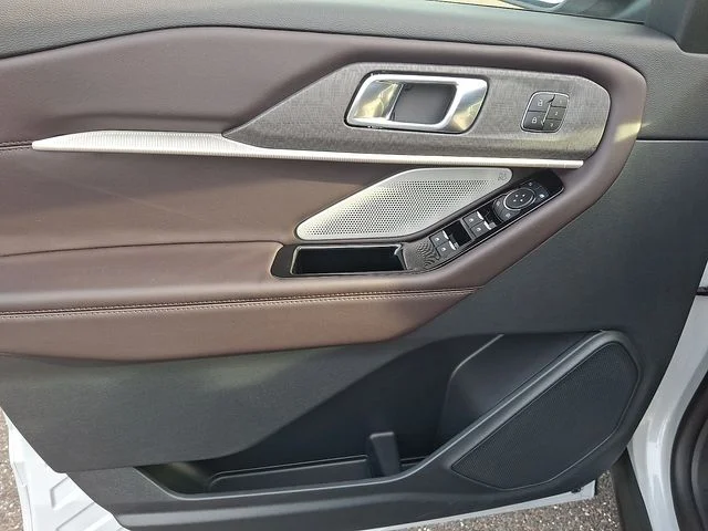 New 2026 Space White Metallic Ford Platinum™ image 8