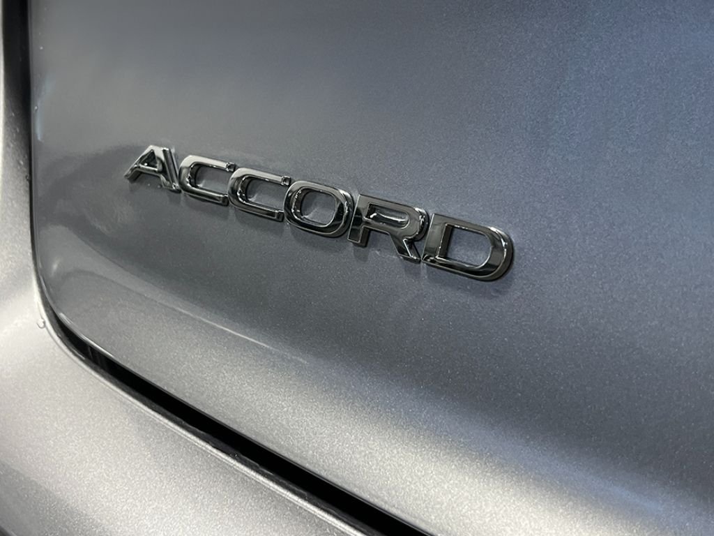 New 2026 Solar Silver Metallic Honda SE image 6