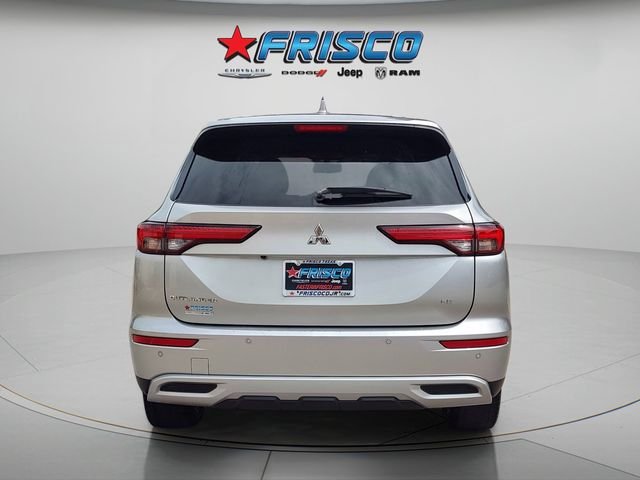 Used 2023 Silver Mitsubishi SE image 6