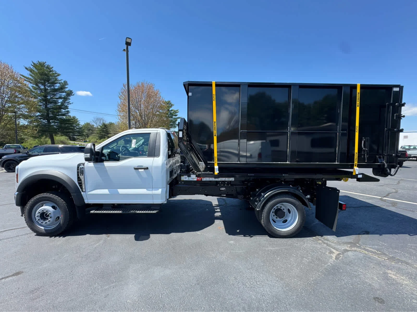 New 2026 Oxford White Ford XL image 3