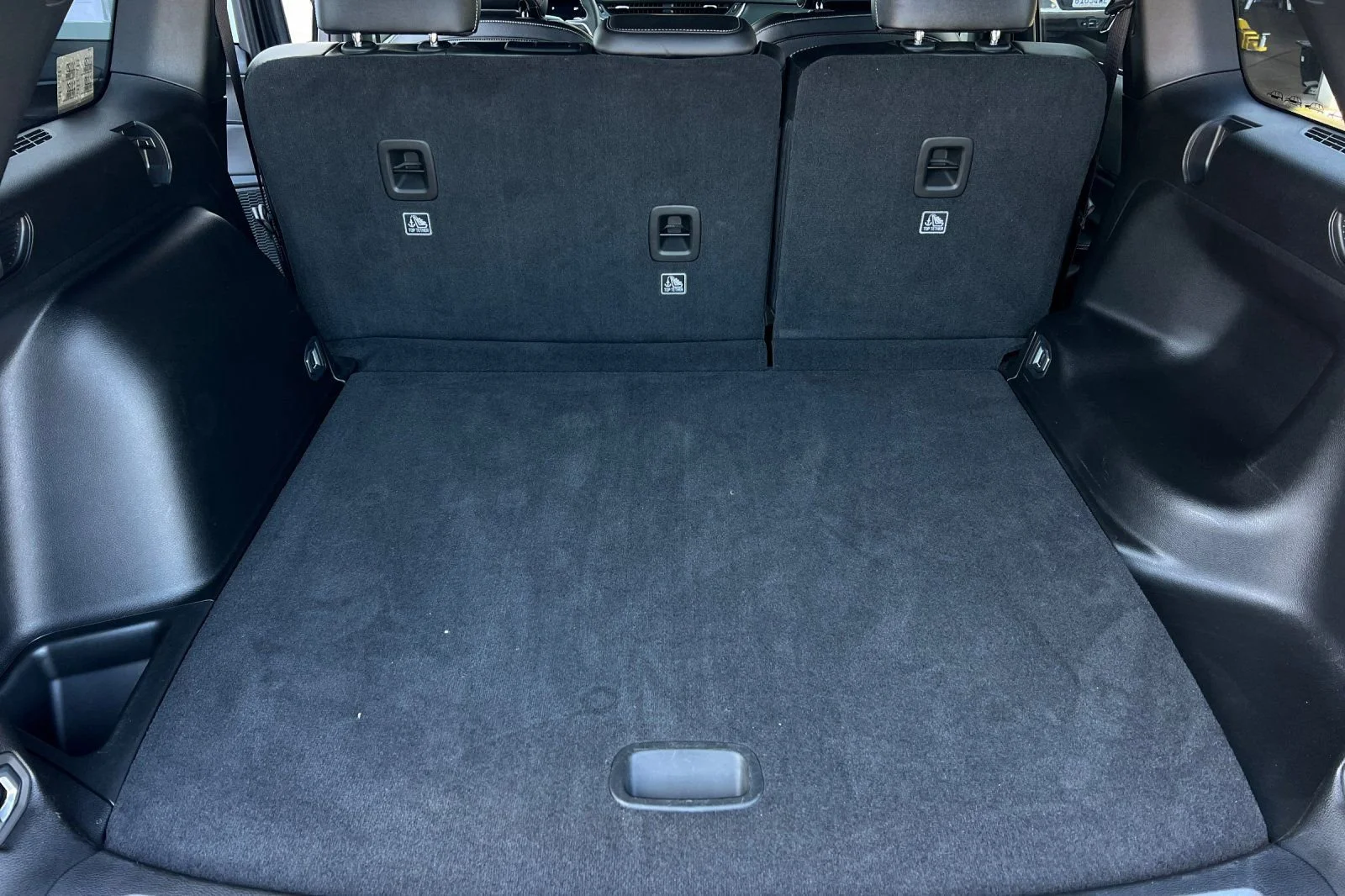 Used 2023 Gray Jeep Altitude 4x4 image 19