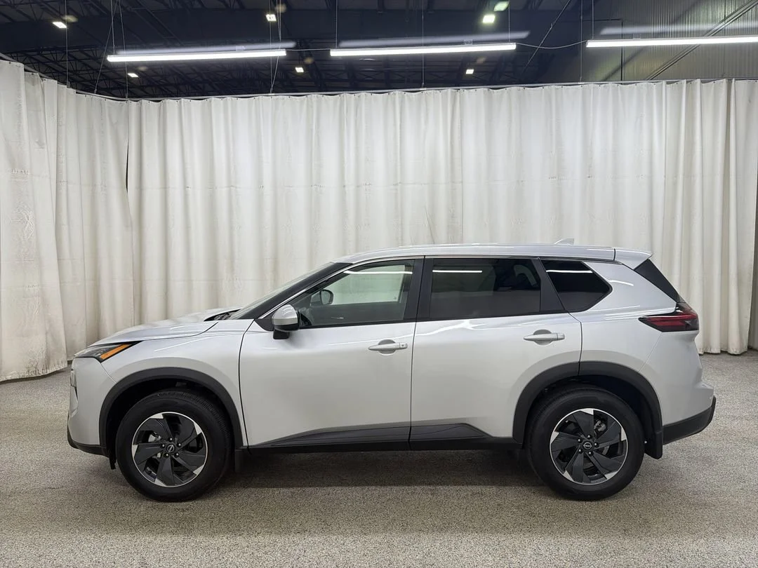 2025 Nissan Rogue SV - Photo 6