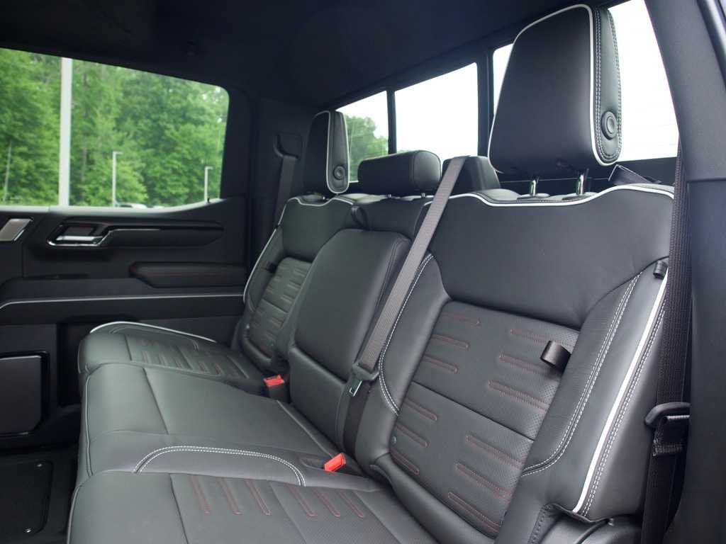 2026 GMC Sierra 1500 AT4X - Photo 17