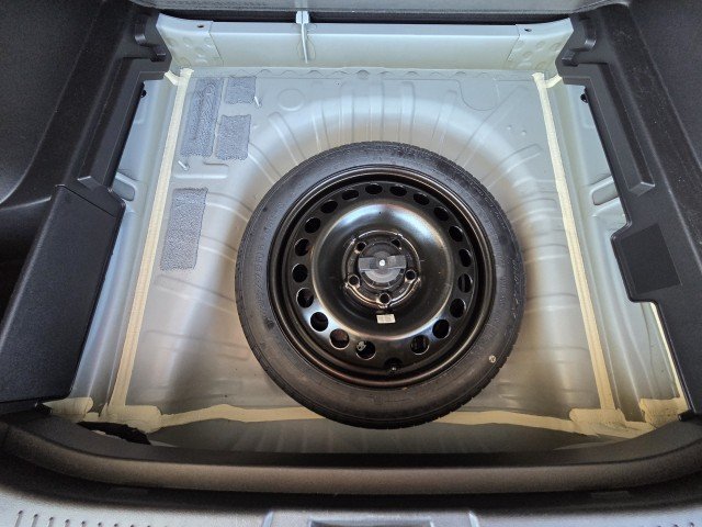 Used 2025 Summit White Chevrolet 2RS image 37