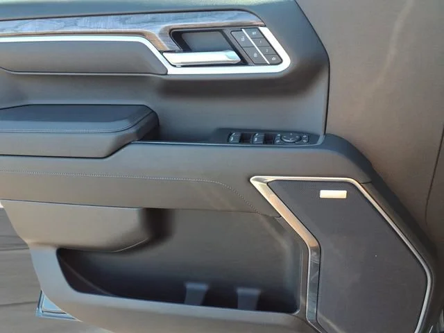 Used 2025 Cypress Gray Chevrolet LTZ image 18