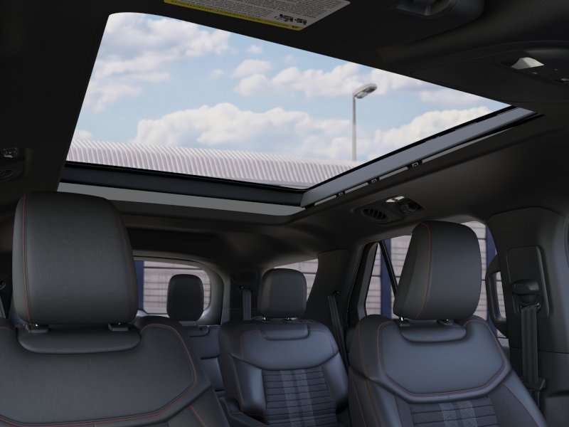 New 2026 Star White Metallic Tri-Coat Ford ST-Line image 22