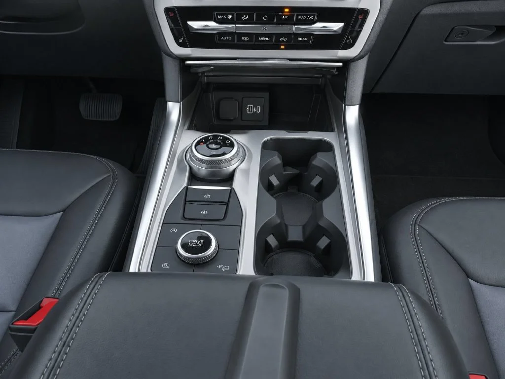 Used 2024 White Ford XLT image 21