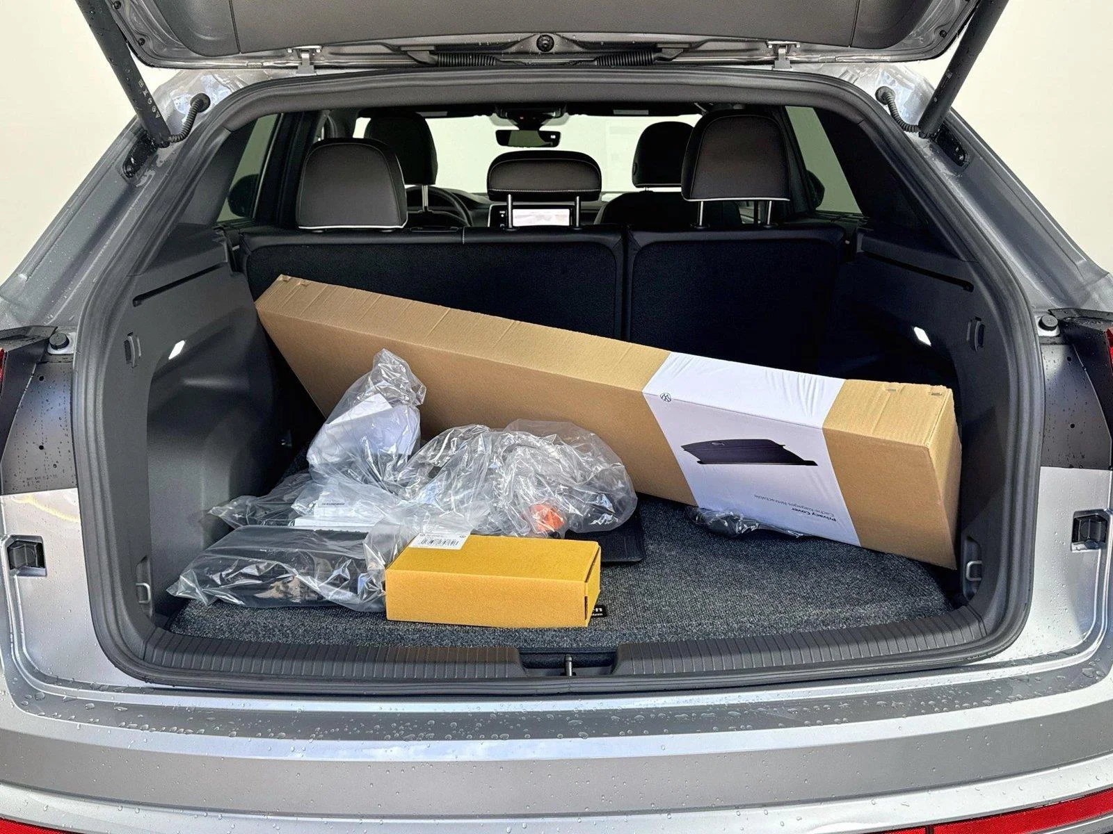 New 2026 Silver Mist Metallic Volkswagen 2.0T SEL Premium R-Line image 28