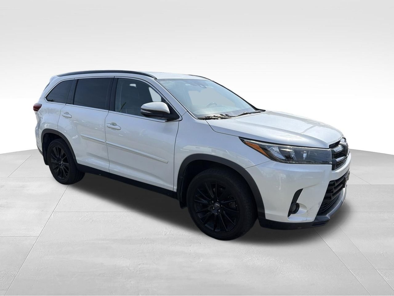 Used 2019 White Toyota SE image 3