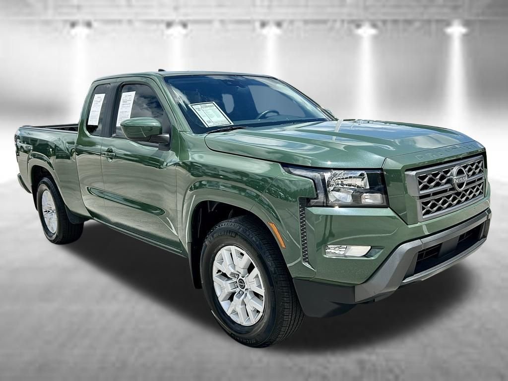 Used 2024 Green Nissan SV image 3