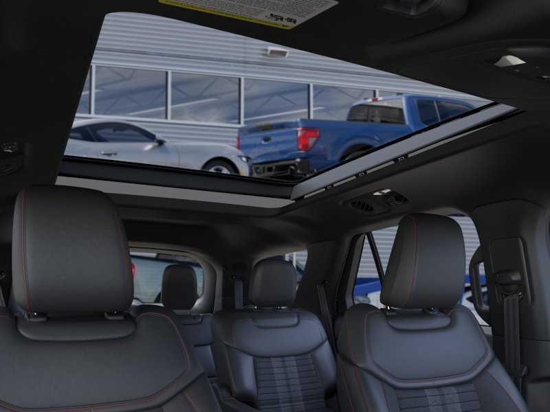 New 2026 Star White Metallic Tri-Coat Ford ST-Line image 22