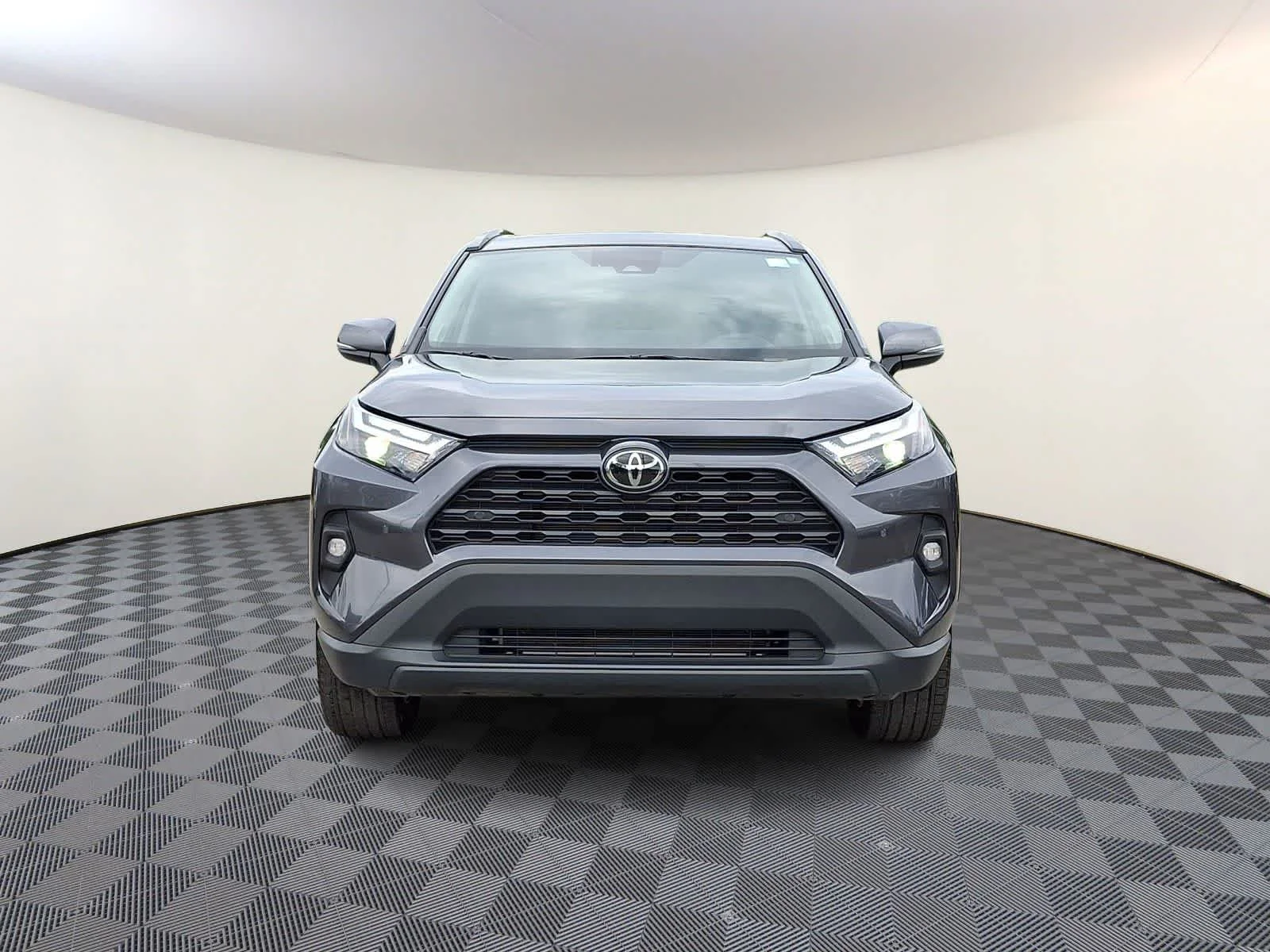 Used 2025 Magnetic Gray Metallic Toyota XLE Premium image 3