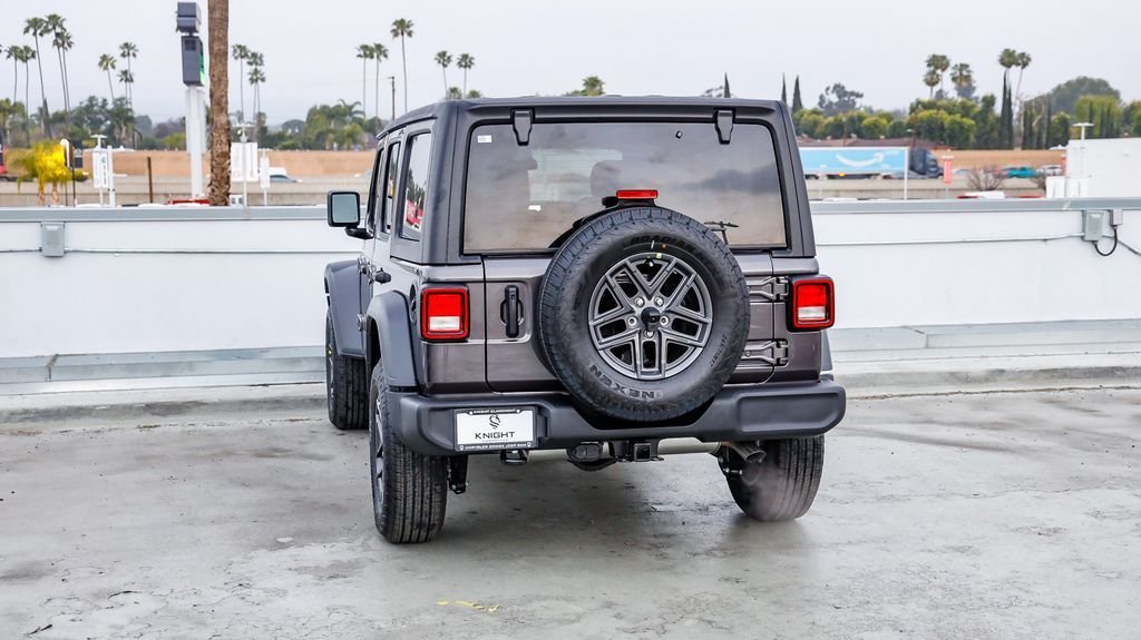 New 2026 Granite Crystal Metallic Clearcoat Jeep Sport S image 7