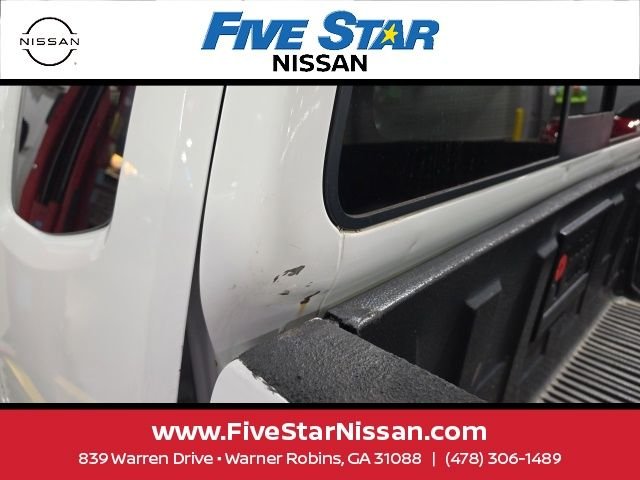 Used 2010 White Nissan SE image 11