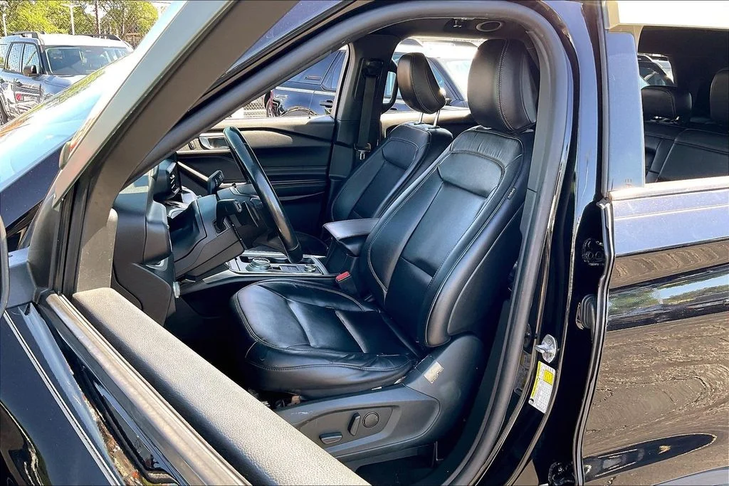 Certified Used 2020 Black Metallic Ford XLT image 24