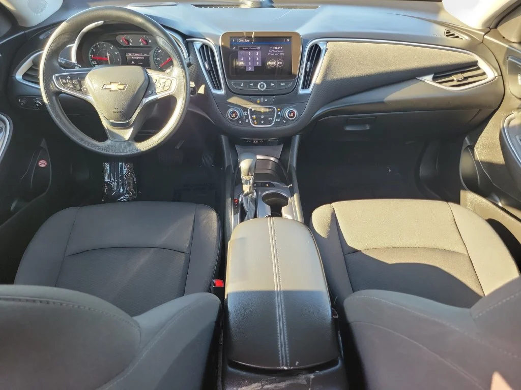 Used 2025 Gray Chevrolet LT image 19