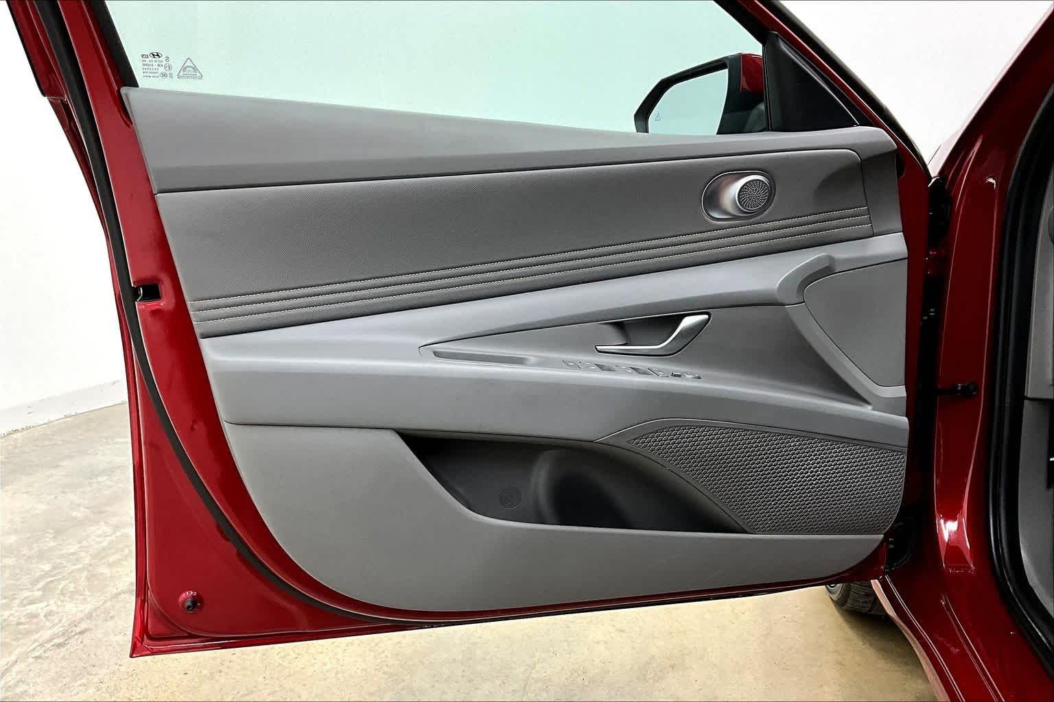Used 2025 Ultimate Red Hyundai SEL Convenience image 26