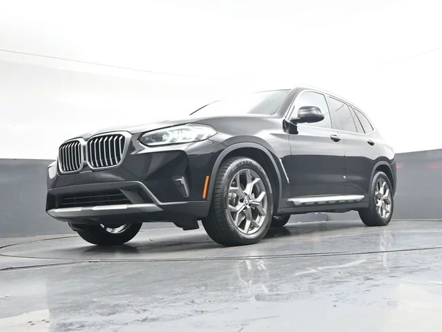 Used 2022 Black BMW xDrive30i image 36