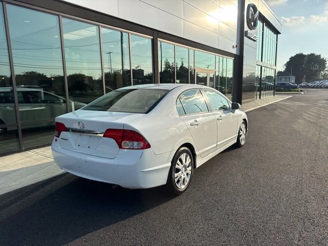 Used 2011 White Honda LX image 3