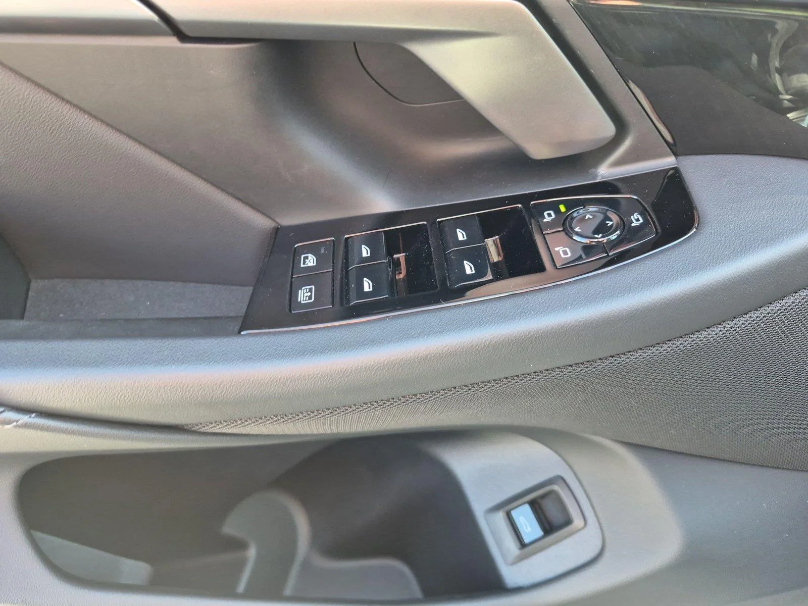Used 2026 WHITE BMW 530i image 15