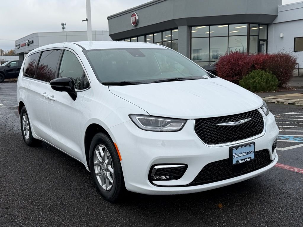 New 2026 Bright White Clear-Coat Exterior Paint Chrysler Select image 2