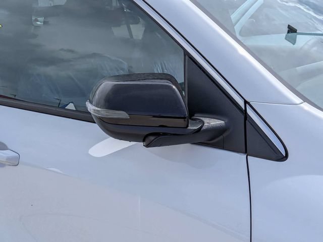 New 2027 Summit White Chevrolet LT image 11