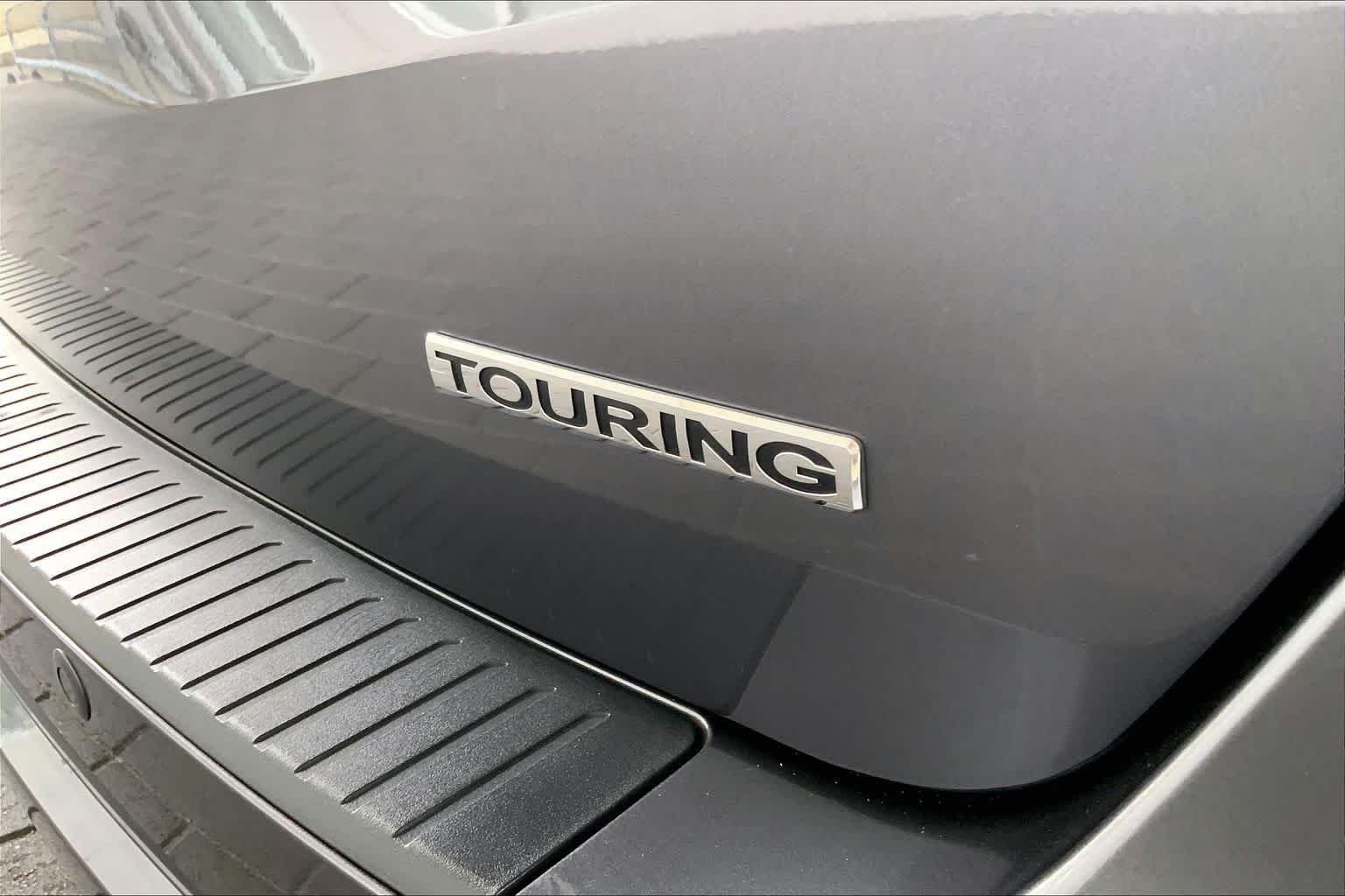Used 2025 Modern Steel Metallic Honda Touring image 10