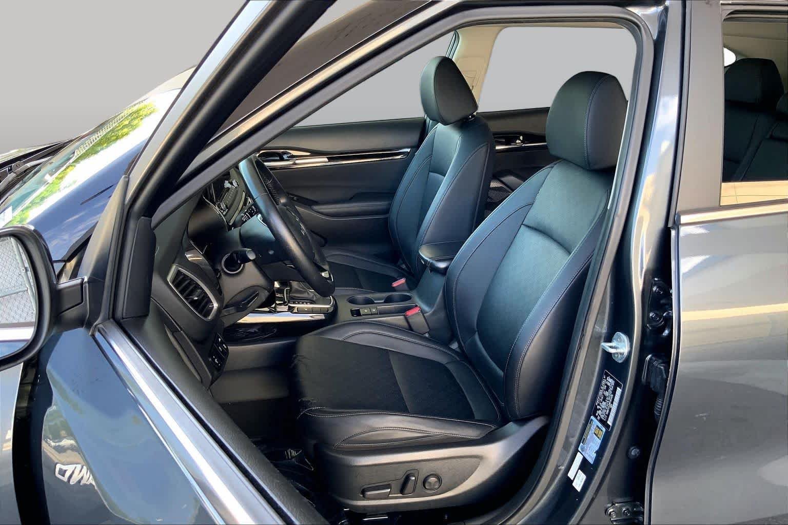Pre-Owned 2023 Kia Seltos SX