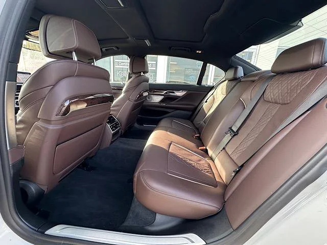 2022 BMW 7 Series 740i - Photo 19