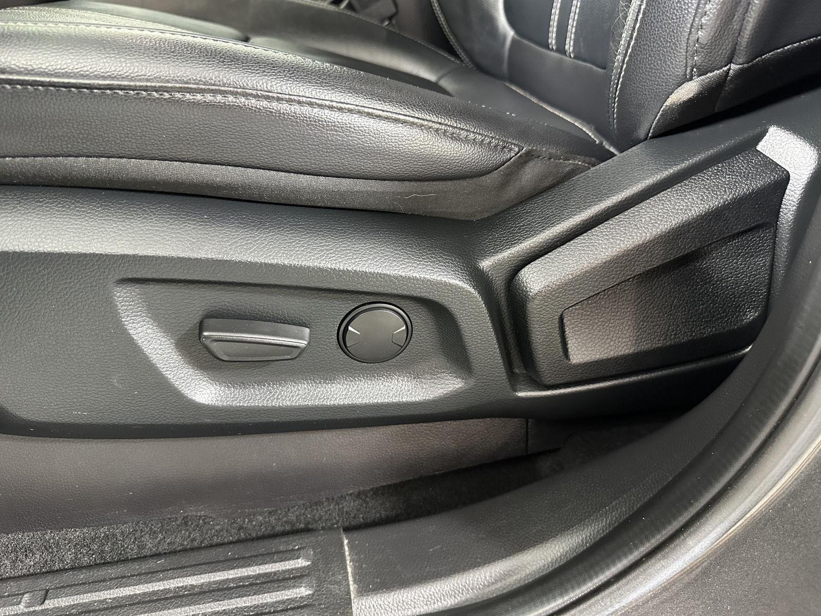 Used 2019 Magnetic Ford LARIAT image 15