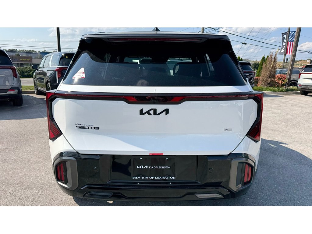 New 2027 Snow White Pearl / Black Roof Kia X-Line S image 5