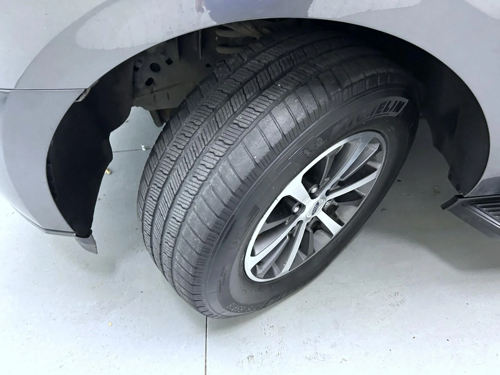 Used 2018 Gray Ford XLT image 24