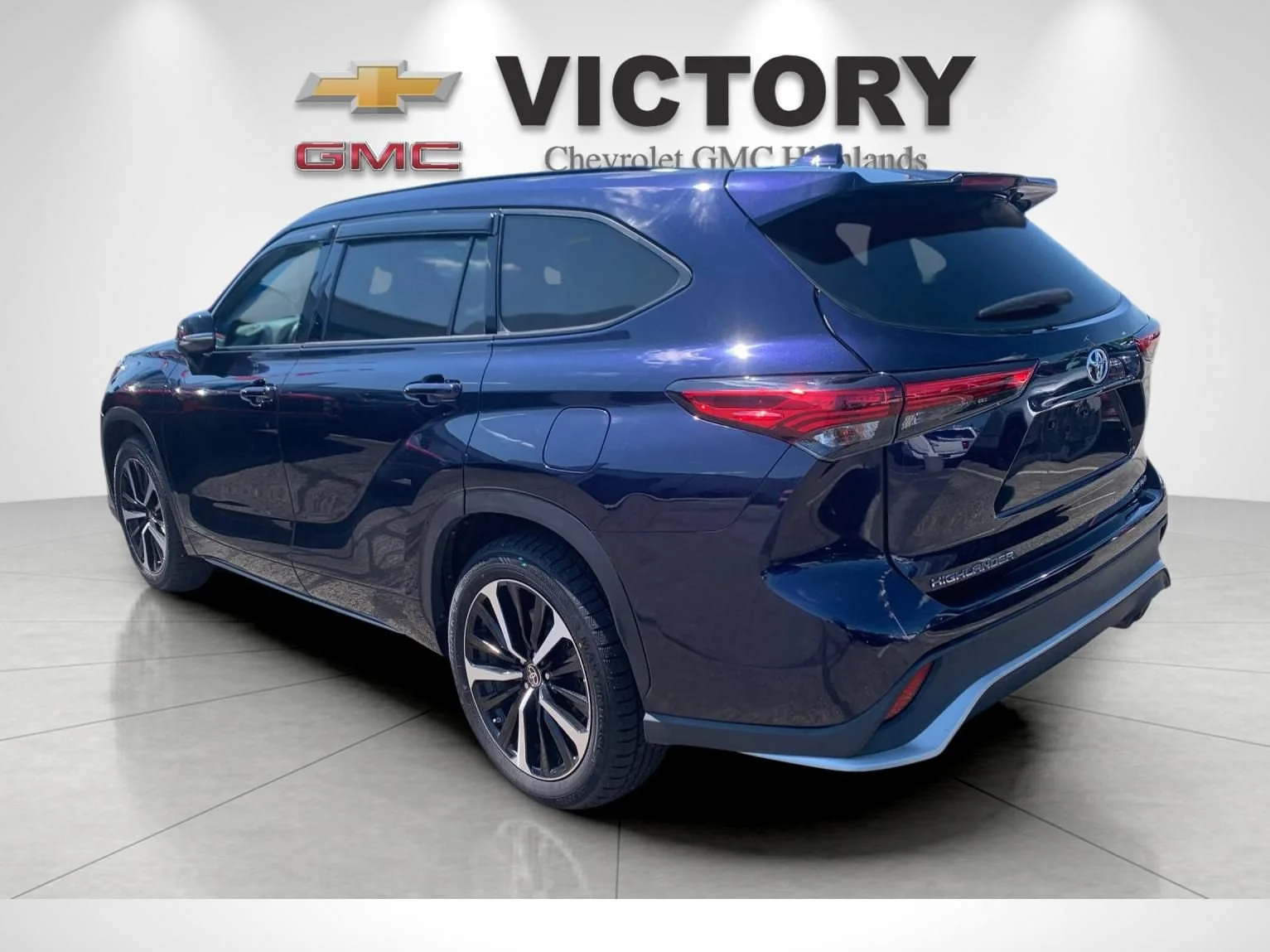Used 2021 Blue Toyota XSE image 5