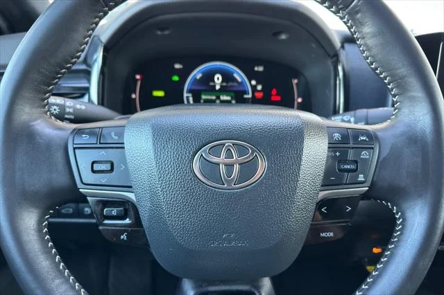 Certified Used 2025  Toyota SE image 47