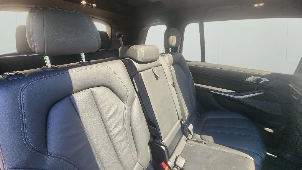 Used 2019 Black BMW xDrive50i image 10