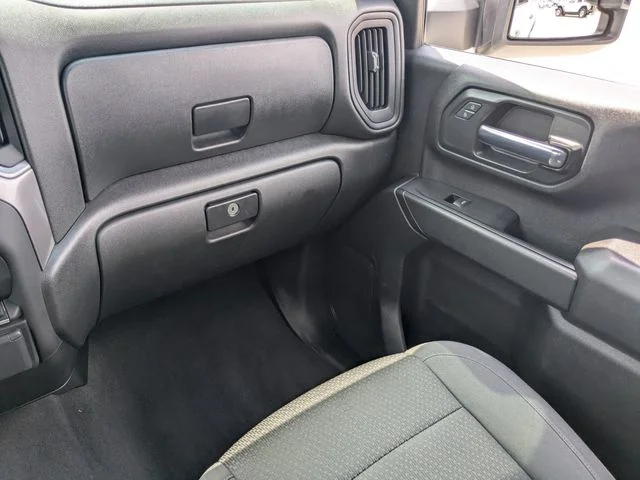 Used 2023 White Chevrolet Custom image 18