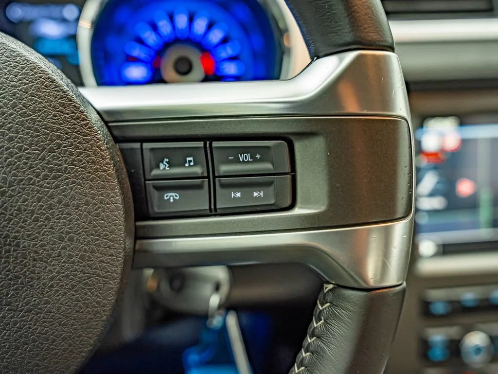 Used 2013 Blue Metallic Ford GT Premium image 29