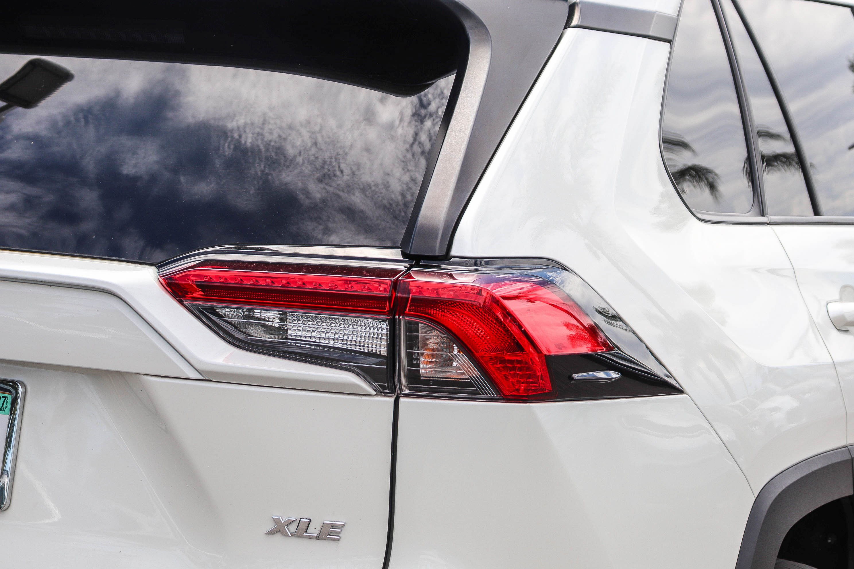 Used 2022 Blizzard Pearl Toyota XLE Premium image 9