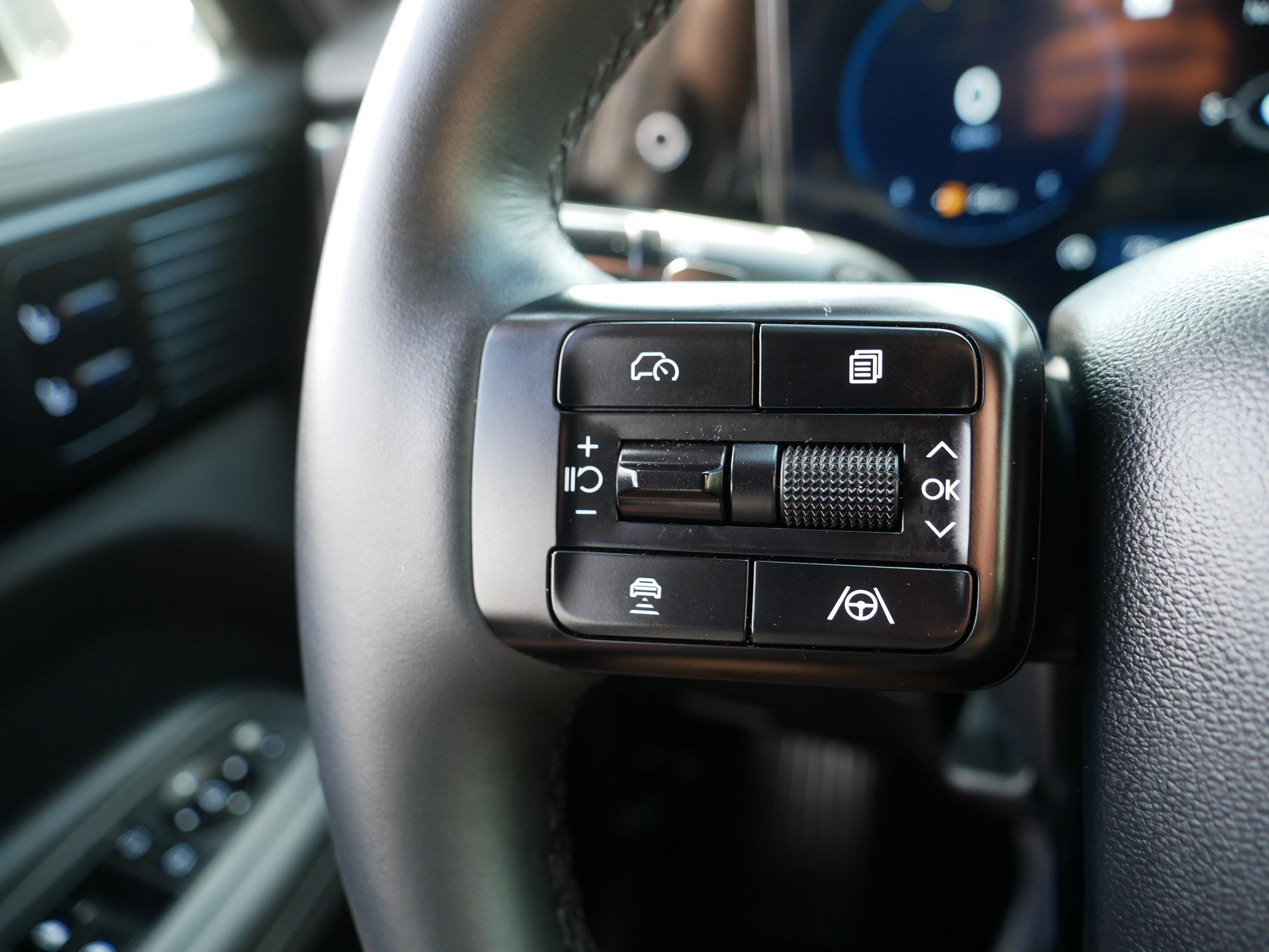 Used 2025 Phantom Black Hyundai Calligraphy image 28