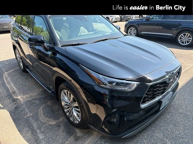 Used 2025 Black Toyota Platinum image 1