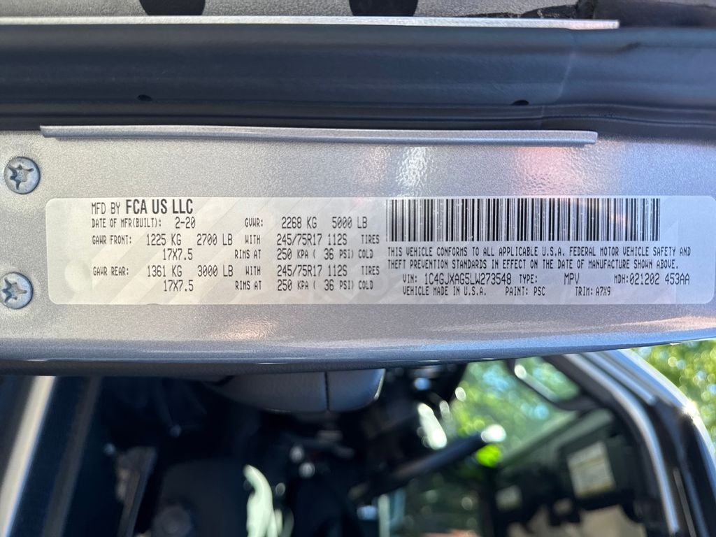 Certified Used 2020 Billet Silver Metallic Clearcoat Jeep Sport S image 34