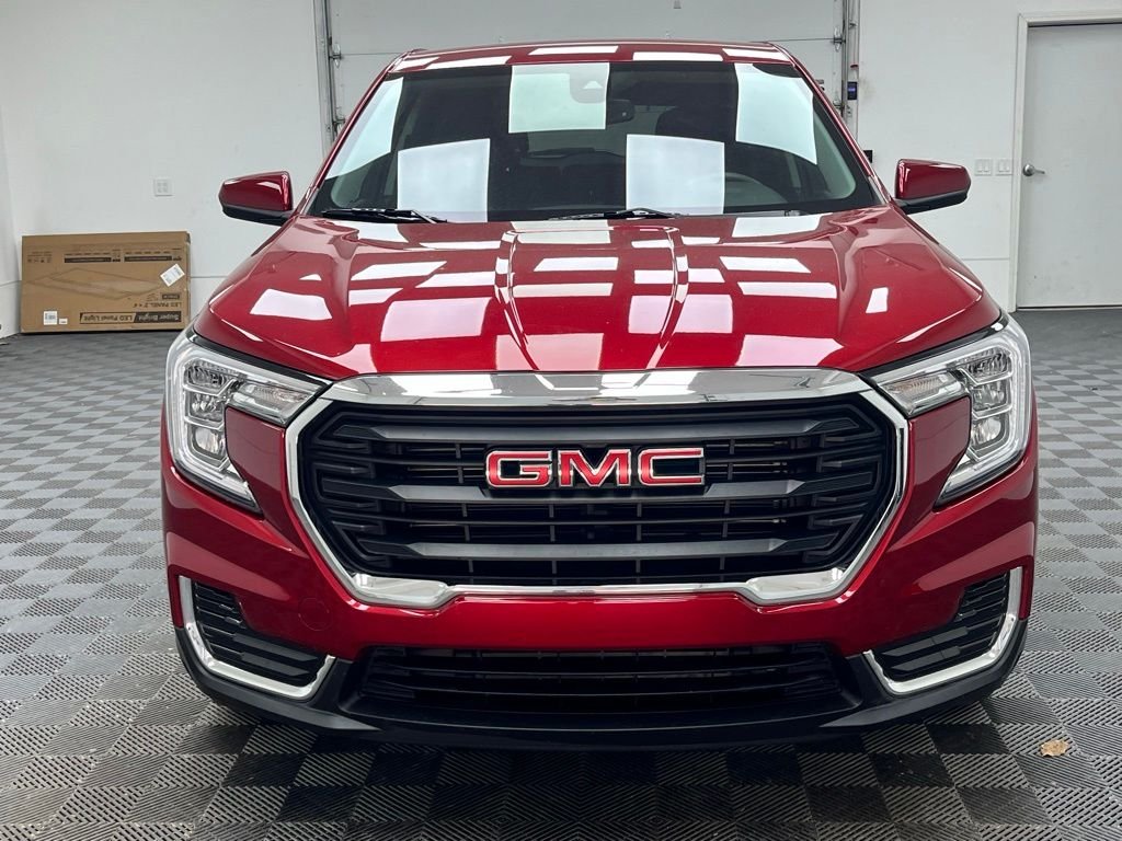 Used 2023 Volcanic Red GMC SLE image 14