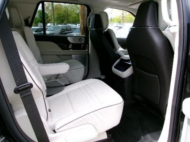Certified Used 2023 Infinite Black Metallic Lincoln Black Label image 5