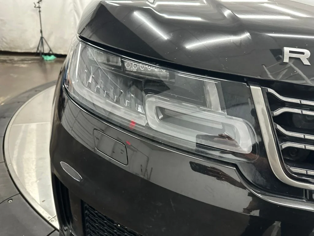 Used 2021  Land Rover HSE Silver Edition image 10