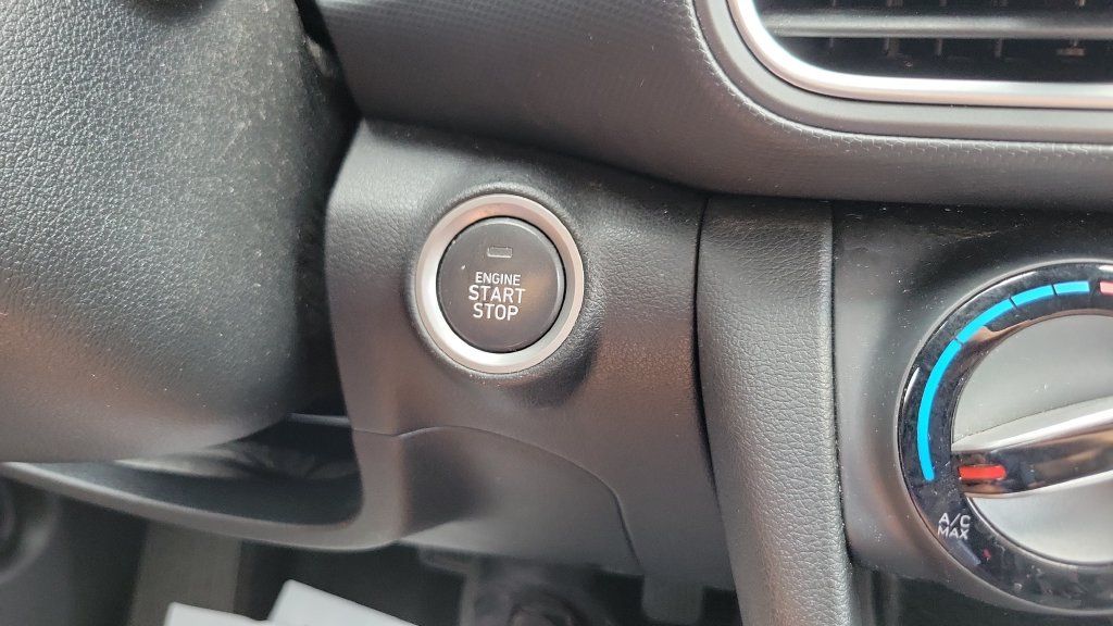 Used 2021 Black Hyundai SEL image 23