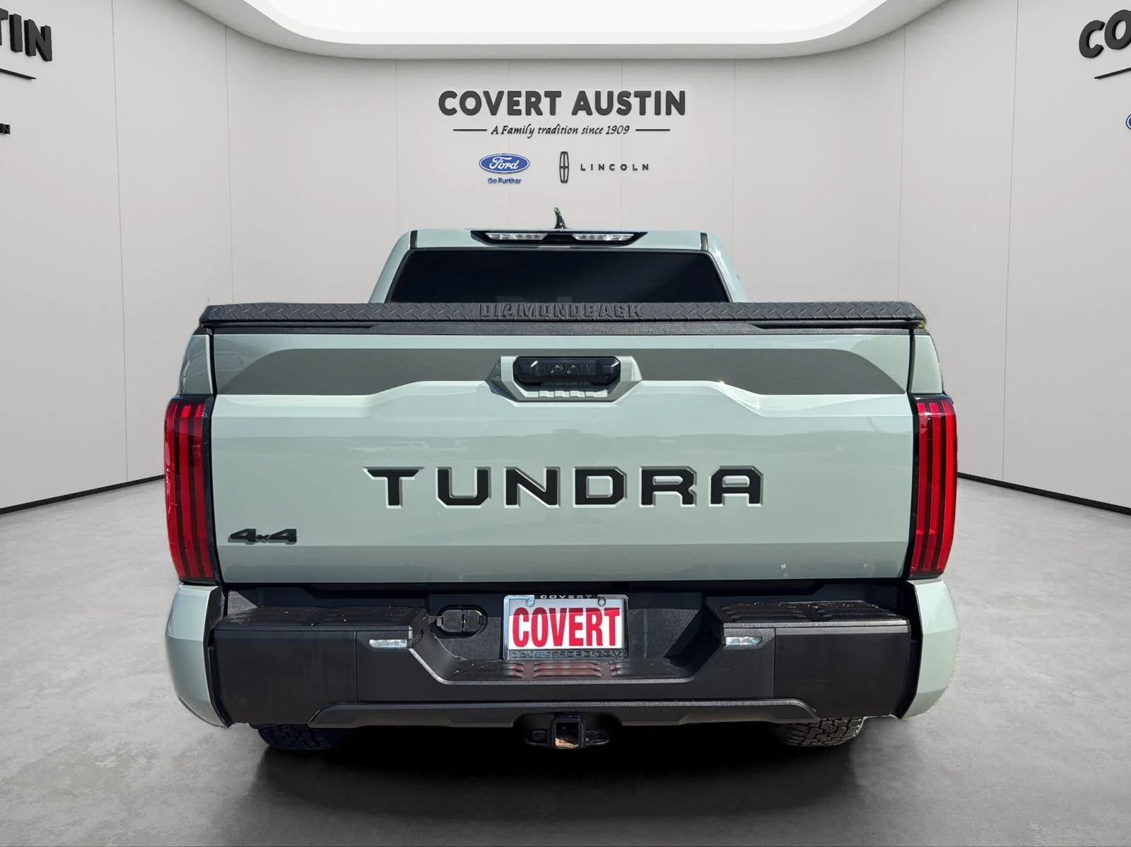 Used 2022  Toyota SR5 image 4