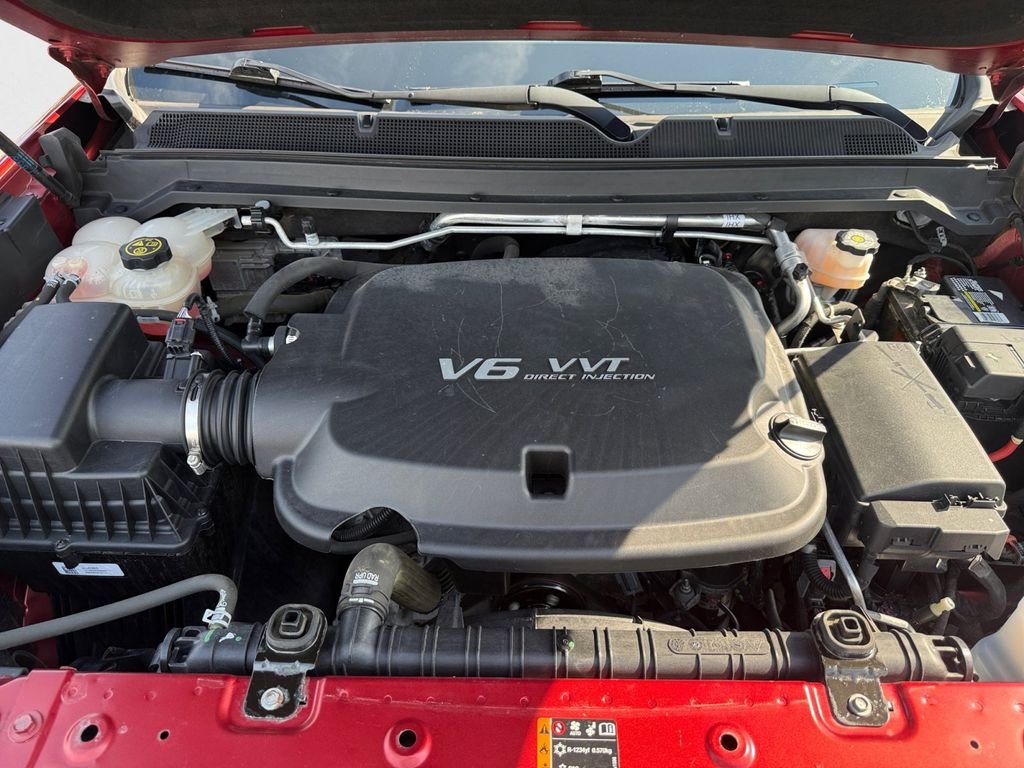 Used 2021 Red Chevrolet Z71 image 13