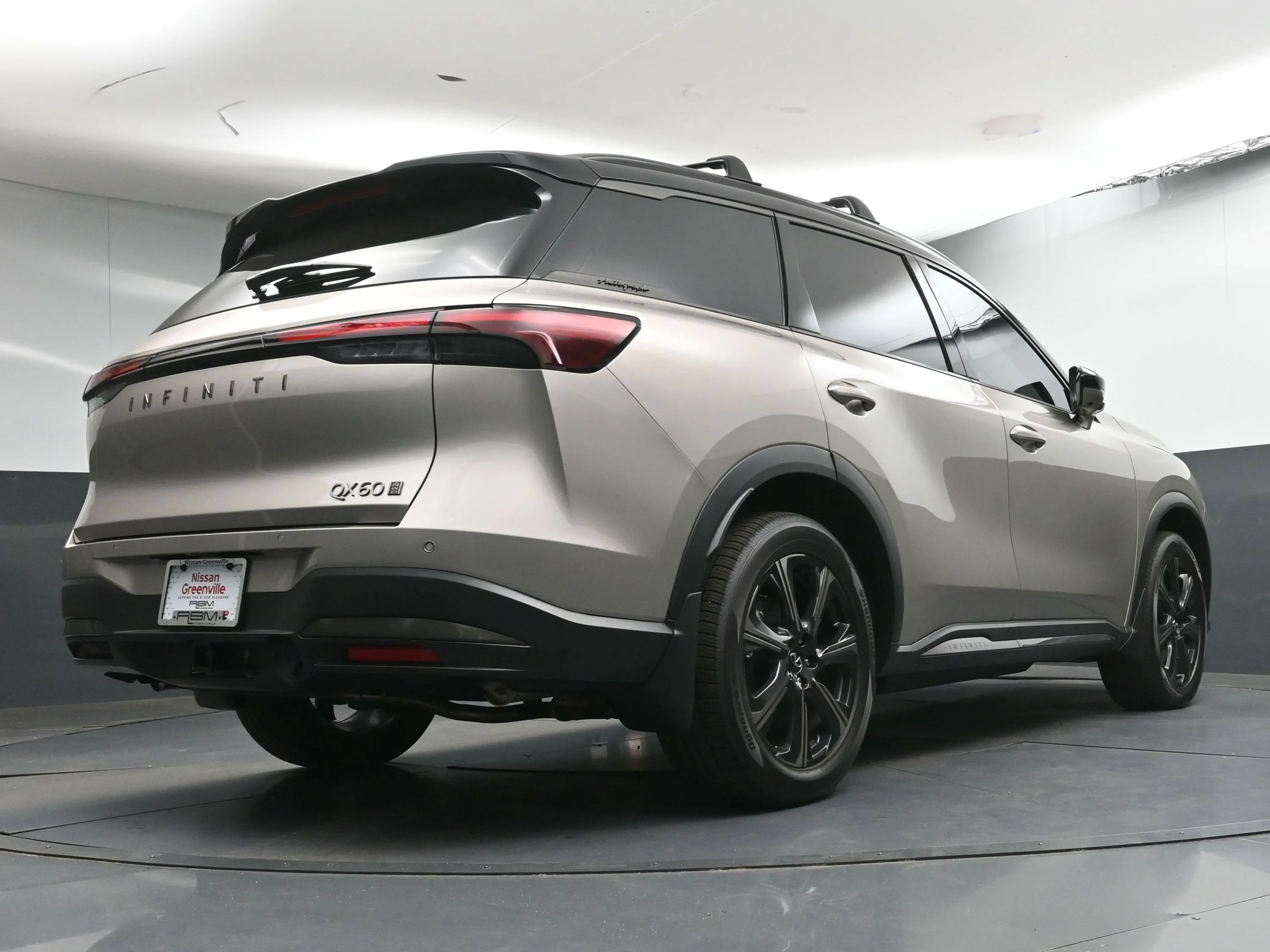 Used 2026 Warm Titanium/Black Obsidian INFINITI AUTOGRAPH image 27